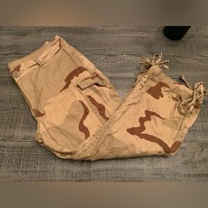 Camouflage Capri Pants in desert brown colors, size 9/10, Preloved, ramie/spand
